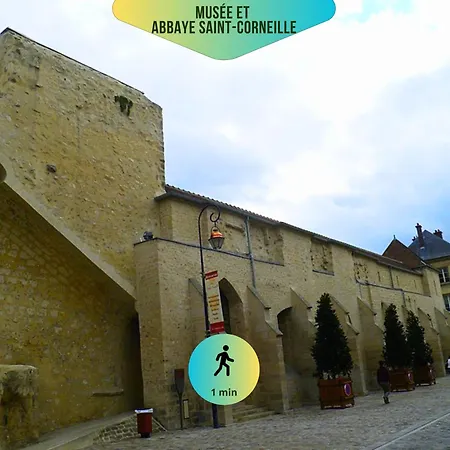 Le Corneille - Ideal Pros & Couples - Coeur Historique - Chateau 5min - Gare 10min - Au Calme - Fibre *