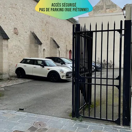 Apartment Le Corneille - Ideal Pros & Couples - Coeur Historique - Chateau 5min - Gare 10min - Au Calme - Fibre Compiègne